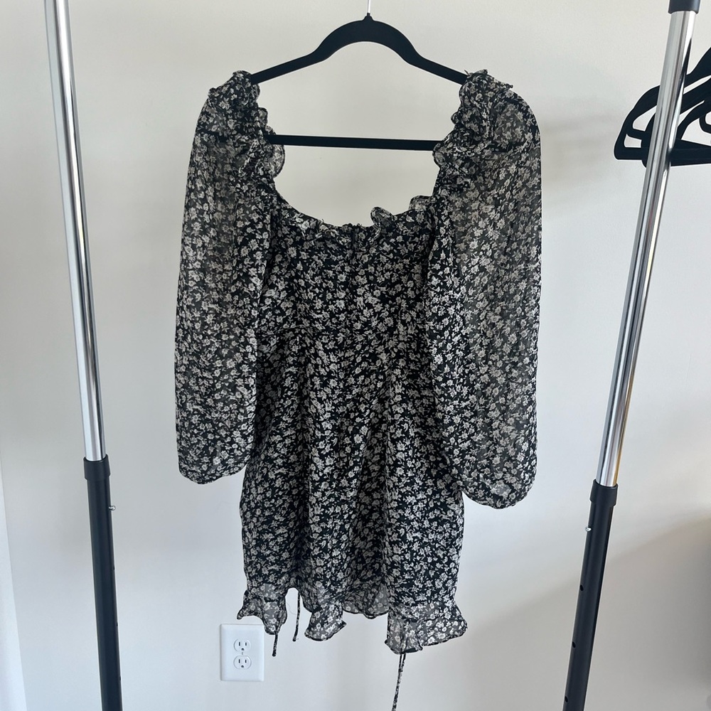 Starlow Tied Dress - Picture 2 of 6